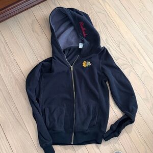 Zippered hoodie Chicago Blackhawk hockey with trimmed sleeves and bottom